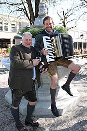 Christian Schottenhamel und Philip Greffenius sind die Veranstalter der "Nacht der Tracht" {©Foto: Martin Schmitz)